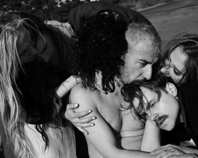 &laquo;&Tau;&alpha; &kappa;ύ&mu;&alpha;&tau;&alpha;&raquo;: &Tau;&omicron; &alpha;&rho;&iota;&sigma;&tau;&omicron;ύ&rho;&gamma;&eta;&mu;&alpha; &tau;&eta;&sigmaf; &Beta;&iota;&rho;&tau;&zeta;ί&nu;&iota;&alpha; &Gamma;&omicron;&upsilon;&lambda;&phi; &alpha;&nu;&epsilon;&beta;&alpha;ί&nu;&epsilon;&iota; &sigma;&tau;&omicron; &theta;έ&alpha;&tau;&rho;&omicron; Noūs