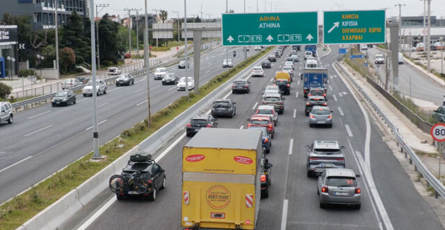 ΚΙΝΗΣΗ ΣΤΟΥΣ ΔΡΟΜΟΥΣ: ΜΕΓΑΛΗ ΤΑΛΑΙΠΩΡΙΑ ΣΕ ΚΗΦΙΣΟ, ΚΗΦΙΣΙΑΣ ΚΑΙ ΣΤΟ ΚΕΝΤΡΟ ΤΗΣ ΑΘΗΝΑΣ - 30ΛΕΠΤΕΣ ΚΑΘΥΣΤΕΡΗΣΕΙΣ ΣΤΗΝ ΑΤΤΙΚΗ ΟΔΟ