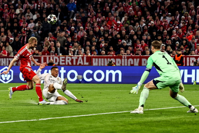 Εμπαπέ: Σκόραρε στο Μόναχο κόντρα στην Μπάγερν, έφτασε τα 15 γκολ και φουλάρει για την πρωτιά στο Champions League, βίντεο 