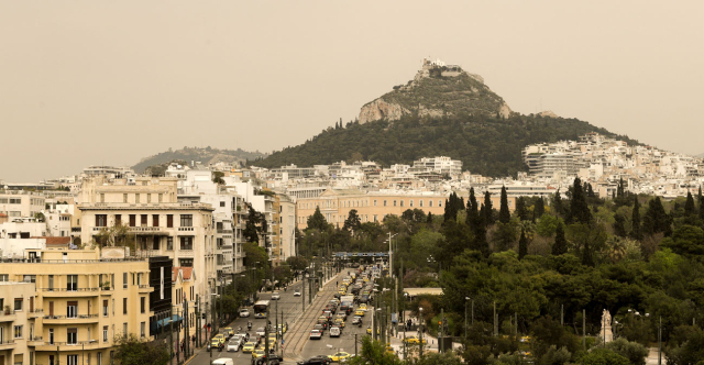 ΚΑΙΡΟΣ: ΣΑΒΒΑΤΟΚΥΡΙΑΚΟ ΜΕ ΑΦΡΙΚΑΝΙΚΗ ΣΚΟΝΗ ΚΑΙ ΤΟΠΙΚΕΣ ΜΠΟΡΕΣ - ΕΡΧΟΝΤΑΙ 30ΑΡΙΑ ΑΠΟ ΔΕΥΤΕΡΑ
