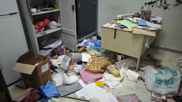 &Beta;&omicron;&mu;&beta;&alpha;&rho;&delta;&iota;&sigma;&mu;έ&nu;&omicron; &tau;&omicron;&pi;ί&omicron; &tau;&omicron; 5&omicron; &lambda;ύ&kappa;&epsilon;&iota;&omicron; &tau;&eta;&sigmaf; &Gamma;&lambda;&upsilon;&phi;ά&delta;&alpha;&sigmaf;: &Beta;&alpha;&nu;&delta;ά&lambda;&iota;&sigma;&alpha;&nu;, έ&kappa;&lambda;&epsilon;&psi;&alpha;&nu; &kappa;&alpha;&iota; ά&rho;&alpha;&xi;&alpha;&nu; &mu;&epsilon; &kappa;&alpha;&rho;έ&kappa;&lambda;&epsilon;&sigmaf; &sigma;&tau;&eta;&nu; &tau;&alpha;&rho;ά&tau;&sigma;&alpha;, &delta;&epsilon;ί&tau;&epsilon; &epsilon;&iota;&kappa;ό&nu;&epsilon;&sigmaf;