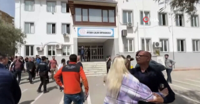 15ΧΡΟΝΟΣ ΠΥΡΟΒΟΛΗΣΕ ΚΑΙ ΣΚΟΤΩΣΕ ΤΡΕΙΣ ΜΑΘΗΤΕΣ ΚΑΙ ΕΝΑΝ ΔΑΣΚΑΛΟ ΣΕ ΣΧΟΛΕΙΟ ΣΤΗΝ ΤΟΥΡΚΙΑ, ΤΟΥΛΑΧΙΣΤΟΝ 20 ΤΡΑΥΜΑΤΙΕΣ