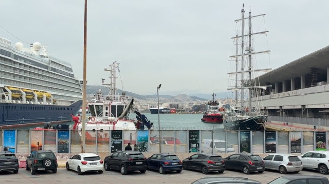 &Alpha;&upsilon;&tau;&omicron;&kappa;ί&nu;&eta;&tau;&omicron; έ&pi;&epsilon;&sigma;&epsilon; &sigma;&tau;&eta; &theta;ά&lambda;&alpha;&sigma;&sigma;&alpha; &sigma;&tau;&eta;&nu; &Alpha;&kappa;&tau;ή &Xi;&alpha;&beta;έ&rho;&eta; &sigma;&tau;&omicron;&nu; &Pi;&epsilon;&iota;&rho;&alpha;&iota;ά, &sigma;ώ&omicron;&sigmaf; &omicron; 54&chi;&rho;&omicron;&nu;&omicron;&sigmaf; &omicron;&delta;&eta;&gamma;ό&sigmaf; - &Delta;&epsilon;ί&tau;&epsilon; &beta;ί&nu;&tau;&epsilon;&omicron; &alpha;&pi;ό &tau;&omicron; &sigma;&eta;&mu;&epsilon;ί&omicron;