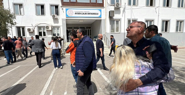 ΤΟΥΡΚΙΑ: ΣΥΓΚΙΝΗΣΗ ΓΙΑ ΤΗΝ ΕΚΠΑΙΔΕΥΤΙΚΟ ΠΟΥ ΕΧΑΣΕ ΤΗ ΖΩΗ ΤΗΣ ΕΝΩ ΠΡΟΣΤΑΤΕΥΕ ΜΑΘΗΤΕΣ ΤΗΣ ΣΤΟ ΜΑΚΕΛΕΙΟ ΣΤΟ ΚΑΧΡΑΜΑΝΜΑΡΑΣ