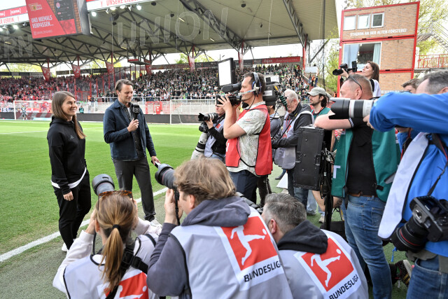 Bundesliga: &Omicron; &Kappa;&omicron;&upsilon;&lambda;&iota;&epsilon;&rho;ά&kappa;&eta;&sigmaf; &kappa;&alpha;&iota; &eta; &Beta;ό&lambda;&phi;&sigma;&mu;&pi;&omicron;&upsilon;&rho;&gamma;&kappa; &pi;&lambda;ή&gamma;&omega;&sigma;&alpha;&nu; &tau;&eta;&nu; Έ&tau;&alpha; &sigma;&tau;&omicron; &iota;&sigma;&tau;&omicron;&rho;&iota;&kappa;ό &tau;&eta;&sigmaf; &nu;&tau;&epsilon;&mu;&pi;&omicron;ύ&tau;&omicron; &sigma;&tau;&omicron;&nu; &pi;ά&gamma;&kappa;&omicron; &tau;&eta;&sigmaf; &Omicron;&upsilon;&nu;&iota;ό&nu;, &delta;&epsilon;ί&tau;&epsilon; &beta;ί&nu;&tau;&epsilon;&omicron;