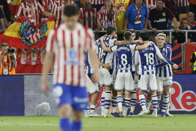 &Kappa;&upsilon;&pi;&epsilon;&lambda;&lambda;&omicron;ύ&chi;&omicron;&sigmaf; &Iota;&sigma;&pi;&alpha;&nu;ί&alpha;&sigmaf; &eta; &Rho;&epsilon;ά&lambda; &Sigma;&omicron;&sigma;&iota;&epsilon;&delta;ά&delta;, 4-3 &sigma;&tau;&alpha; &pi;έ&nu;&alpha;&lambda;&tau;&iota; &tau;&eta;&nu; &Alpha;&tau;&lambda;έ&tau;&iota;&kappa;&omicron; &Mu;&alpha;&delta;&rho;ί&tau;&eta;&sigmaf;, ή&rho;&omega;&alpha;&sigmaf; &omicron; &Mu;&alpha;&rho;έ&rho;&omicron; &pi;&omicron;&upsilon; έ&pi;&iota;&alpha;&sigma;&epsilon; &delta;ύ&omicron; &pi;έ&nu;&alpha;&lambda;&tau;&iota;, &delta;&epsilon;ί&tau;&epsilon; &tau;&alpha; &gamma;&kappa;&omicron;&lambda;