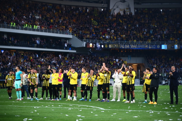 &Pi;ά&rho;&tau;&iota; &sigma;&tau;&eta; &Nu;έ&alpha; &Phi;&iota;&lambda;&alpha;&delta;έ&lambda;&phi;&epsilon;&iota;&alpha; &mu;&epsilon;&tau;ά &tau;&omicron; 3-0 &tau;&eta;&sigmaf; &Alpha;&Epsilon;&Kappa; &epsilon;&pi;ί &tau;&omicron;&upsilon; &Pi;&Alpha;&Omicron;&Kappa;: &laquo;&Nu;ά&tau;&omicron;&iota; &omicron;&iota; &pi;&rho;&omega;&tau;&alpha;&theta;&lambda;&eta;&tau;έ&sigmaf;&raquo;, &phi;ώ&nu;&alpha;&zeta;&epsilon; &omicron; &kappa;ό&sigma;&mu;&omicron;&sigmaf;, &delta;&epsilon;ί&tau;&epsilon; &beta;ί&nu;&tau;&epsilon;&omicron;