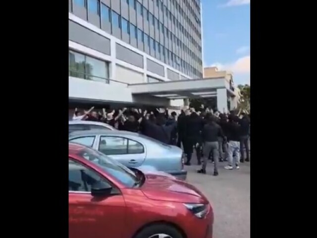 &Pi;&Alpha;&Omicron;&Kappa;: &Alpha;&pi;&omicron;&theta;&epsilon;ώ&theta;&eta;&kappa;&alpha;&nu; &sigma;&tau;&omicron; &xi;&epsilon;&nu;&omicron;&delta;&omicron;&chi;&epsilon;ί&omicron; &alpha;&pi;ό &tau;&omicron;&upsilon;&sigmaf; &phi;&iota;&lambda;ά&theta;&lambda;&omicron;&upsilon;&sigmaf; &tau;&omicron;&upsilon;&sigmaf; &omicron;&iota; &pi;&alpha;ί&kappa;&tau;&epsilon;&sigmaf; &tau;&omicron;&upsilon; &Lambda;&omicron;&upsilon;&tau;&sigma;έ&sigma;&kappa;&omicron;&upsilon;, &delta;&epsilon;ί&tau;&epsilon; &beta;ί&nu;&tau;&epsilon;&omicron;