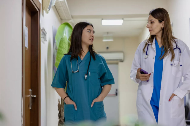 Καλύτεροι μισθοί και προσλήψεις νοσηλευτών – Πότε επιτέλους θα υλοποιηθούν από το Υπουργείο Υγείας