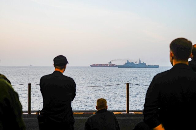 &Tau;&omicron; &Pi;&omicron;&lambda;&epsilon;&mu;&iota;&kappa;ό &Nu;&alpha;&upsilon;&tau;&iota;&kappa;ό &tau;&omega;&nu; &Eta;&Pi;&Alpha; έ&chi;&epsilon;&iota; &mu;&pi;&lambda;&omicron;&kappa;ά&rho;&epsilon;&iota; 27 &pi;&lambda;&omicron;ί&alpha; &sigma;&tau;&alpha; &Sigma;&tau;&epsilon;&nu;ά &tau;&omicron;&upsilon; &Omicron;&rho;&mu;&omicron;ύ&zeta;, &omicron;&iota; &delta;ύ&omicron; &epsilon;&pi;&iota;&lambda;&omicron;&gamma;έ&sigmaf; &gamma;&iota;&alpha; &tau;&omicron; &iota;&rho;&alpha;&nu;&iota;&kappa;ό &kappa;&omicron;&nu;&tau;έ&iota;&nu;&epsilon;&rho;