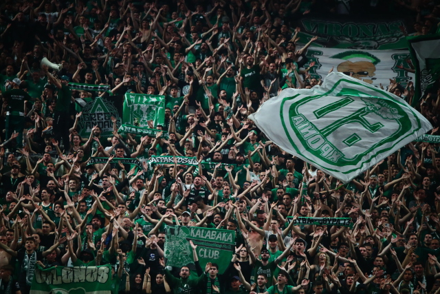 &Pi;&alpha;&nu;&alpha;&theta;&eta;&nu;&alpha;ϊ&kappa;ό&sigmaf;: Sold out &tau;&omicron; &Omicron;&Alpha;&Kappa;&Alpha; &gamma;&iota;&alpha; &tau;&omicron; 3&omicron; &mu;&alpha;&tau;&sigmaf; &tau;&omega;&nu; Playoffs &mu;&epsilon; &tau;&eta; &Beta;&alpha;&lambda;έ&nu;&theta;&iota;&alpha;