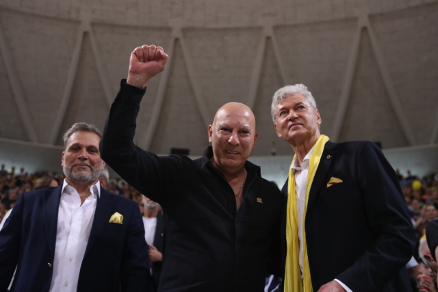 Ά&rho;&eta;&sigmaf;: &laquo;&Tau;&rho;έ&lambda;&alpha;&raquo; &gamma;&iota;&alpha; &tau;&omicron;&nu; &Gamma;&kappa;ά&lambda;&eta; &sigma;&tau;&omicron; &Pi;&alpha;&lambda;έ, &phi;&omega;&tau;&omicron;&gamma;&rho;&alpha;&phi;ί&epsilon;&sigmaf;