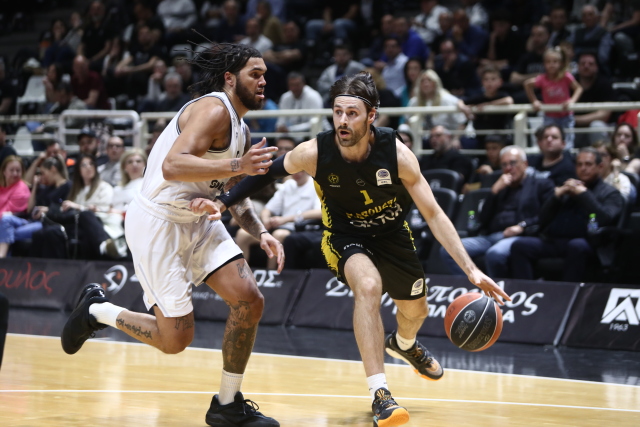 Basket League: &Eta; &tau;&epsilon;&lambda;&iota;&kappa;ή &beta;&alpha;&theta;&mu;&omicron;&lambda;&omicron;&gamma;ί&alpha; &tau;&eta;&sigmaf; regular season &kappa;&alpha;&iota; &tau;&alpha; &zeta;&epsilon;&upsilon;&gamma;ά&rho;&iota;&alpha; &tau;&omega;&nu; playoffs