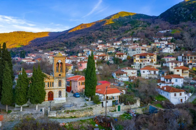 &Mu;&iota;&alpha; &delta;&iota;&alpha;&delta;&rho;&omicron;&mu;ή &sigma;&tau;&alpha; &pi;&omicron;&lambda;&iota;&tau;&iota;&sigma;&tau;&iota;&kappa;ά &alpha;&xi;&iota;&omicron;&theta;έ&alpha;&tau;&alpha; &tau;&omicron;&upsilon; &Kappa;&iota;&sigma;&sigma;ά&beta;&omicron;&upsilon;