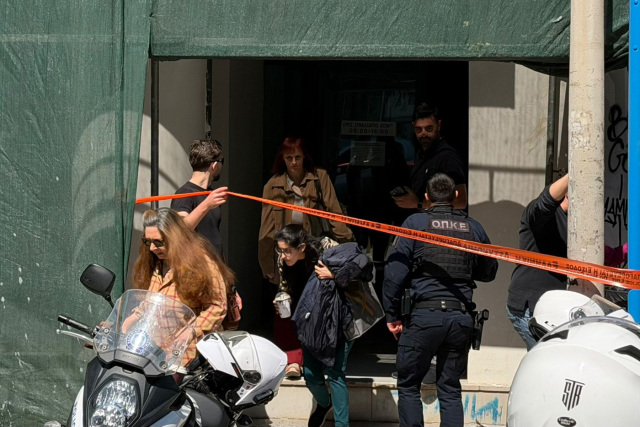 &Omicron; 89&chi;&rho;&omicron;&nu;&omicron;&sigmaf; &alpha;&phi;ό&tau;&omicron;&upsilon; ά&nu;&omicron;&iota;&xi;&epsilon; &pi;&upsilon;&rho; &kappa;&alpha;&iota; &tau;&rho;&alpha;&upsilon;&mu;ά&tau;&iota;&sigma;&epsilon; &upsilon;&pi;ά&lambda;&lambda;&eta;&lambda;&omicron; &sigma;&tau;&omicron;&nu; &Epsilon;&Phi;&Kappa;&Alpha; &pi;ή&gamma;&epsilon; &sigma;&tau;&omicron; &Epsilon;&phi;&epsilon;&tau;&epsilon;ί&omicron; &sigma;&tau;&eta; &Lambda;&omicron;&upsilon;&kappa;ά&rho;&epsilon;&omega;&sigmaf; &kappa;&alpha;&iota; &pi;&upsilon;&rho;&omicron;&beta;ό&lambda;&eta;&sigma;&epsilon; &alpha;&kappa;ό&mu;&eta; 3 ά&tau;&omicron;&mu;&alpha;