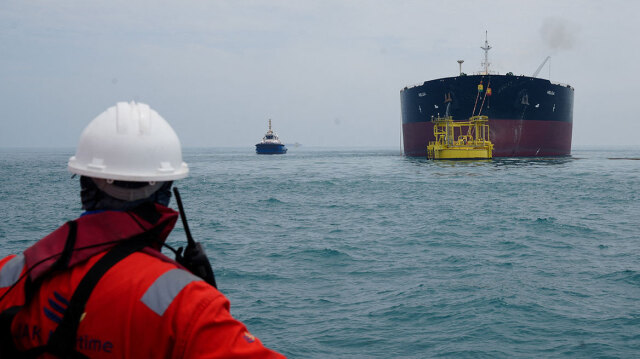 Πετρέλαιο: Το Brent εκτινάχθηκε πάνω από τα 111 δολάρια με φόντο τα Στενά του Ορμούζ και το ρήγμα στον ΟΠΕΚ 