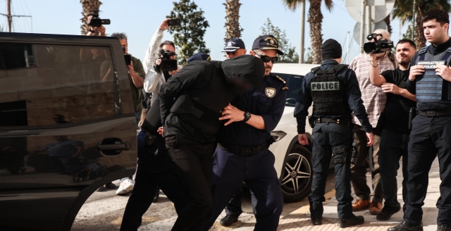 ΜΕ ΚΟΥΚΟΥΛΑ ΚΑΙ ΑΛΕΞΙΣΦΑΙΡΟ ΣΤΟΝ ΑΝΑΚΡΙΤΗ Ο 20ΧΡΟΝΟΣ ΠΟΥ ΣΚΟΤΩΣΕ ΤΟΝ 27ΧΡΟΝΟ ΣΤΟΝ ΑΓΙΟ ΔΗΜΗΤΡΙΟ, ΤΙ ΘΑ ΥΠΟΣΤΗΡΙΞΕΙ ΓΙΑ ΤΗΝ ΑΛΛΑΓΗ ΡΟΥΧΩΝ ΚΑΙ ΤΟ ΚΡΥΜΜΕΝΟ ΜΑΧΑΙΡΙ