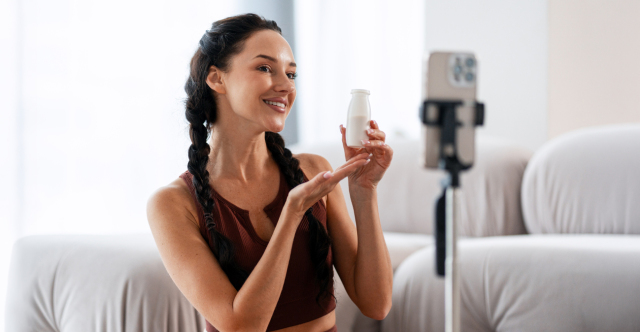 Η ΑΑΔΕ ΣΤΗΝΕΙ ΨΗΦΙΑΚΟ ΔΙΧΤΥ ΓΙΑ INFLUENCERS: ΠΩΣ Η ΕΦΟΡΙΑ «ΒΛΕΠΕΙ» ΤΑ ΛΕΦΤΑ ΑΠΟ ΤΑ SOCIAL ΠΡΙΝ ΔΗΛΩΘΟΥΝ