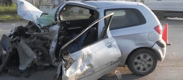 ΣΟΒΑΡΟ ΤΡΟΧΑΙΟ ΣΤΗ ΘΕΣΣΑΛΟΝΙΚΗ: ΦΟΡΤΗΓΟ ΣΥΓΚΡΟΥΣΤΗΚΕ ΜΕ ΙΧ, ΑΠΕΓΚΛΩΒΙΣΤΗΚΕ ΤΡΑΥΜΑΤΙΣΜΕΝΗ ΜΙΑ ΓΥΝΑΙΚΑ