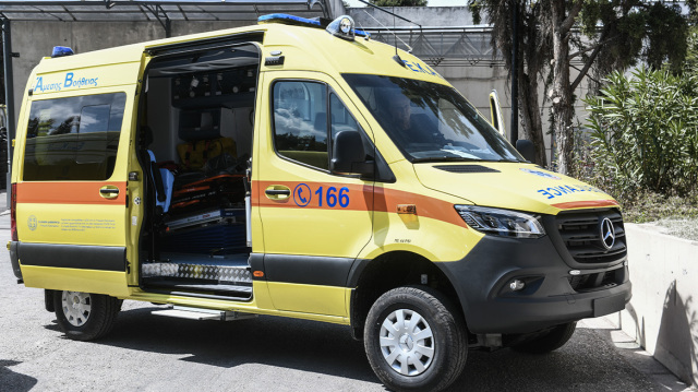 &Tau;&rho;&alpha;&gamma;&omega;&delta;ί&alpha; &sigma;&tau;&eta;&nu; &Eta;&lambda;&epsilon;ί&alpha;: &Nu;&epsilon;&kappa;&rho;ό&sigmaf; &omicron; 13&chi;&rho;&omicron;&nu;&omicron;&sigmaf; &pi;&omicron;&upsilon; &omicron;&delta;&eta;&gamma;&omicron;ύ&sigma;&epsilon; &pi;&alpha;&tau;ί&nu;&iota; &kappa;&alpha;&iota; &sigma;&upsilon;&gamma;&kappa;&rho;&omicron;ύ&sigma;&tau;&eta;&kappa;&epsilon; &mu;&epsilon; &Iota;&Chi;