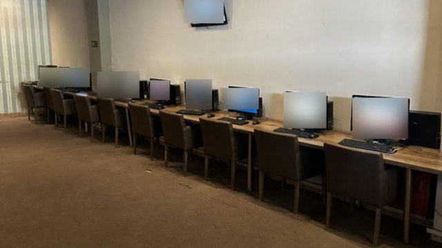 ΘΕΣΣΑΛΟΝΙΚΗ: ΤΕΣΣΕΡΙΣ ΣΥΛΛΗΨΕΙΣ ΓΙΑ «ΦΡΟΥΤΑΚΙΑ» ΣΕ ΚΑΤΑΣΤΗΜΑ