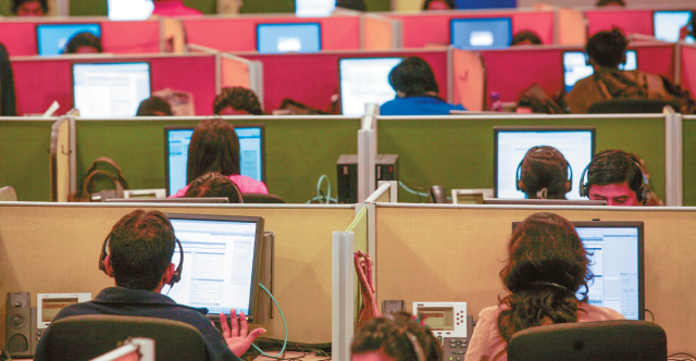 &Tau;&omicron; call center &tau;&eta;&sigmaf; &Mu;&alpha;&phi;ί&alpha;&sigmaf;: &Eta; &laquo;&epsilon;&tau;&alpha;&iota;&rho;&epsilon;ί&alpha;&raquo; &mu;&epsilon; έ&delta;&rho;&alpha; &sigma;&tau;&alpha; &Tau;ί&rho;&alpha;&nu;&alpha; &pi;&omicron;&upsilon; &lambda;ή&sigma;&tau;&epsilon;&upsilon;&epsilon; Έ&lambda;&lambda;&eta;&nu;&epsilon;&sigmaf; &kappa;&alpha;&iota; &Epsilon;&upsilon;&rho;&omega;&pi;&alpha;ί&omicron;&upsilon;&sigmaf;