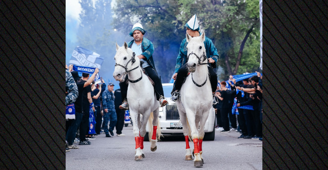 &Alpha;&pi;ί&sigma;&tau;&epsilon;&upsilon;&tau;&omicron; &sigma;&kappa;&eta;&nu;&iota;&kappa;ό &sigma;&tau;&omicron; &Kappa;&alpha;&zeta;&alpha;&kappa;&sigma;&tau;ά&nu;: &Omicron;&pi;&alpha;&delta;&omicron;ί &pi;&omicron;&delta;&omicron;&sigma;&phi;&alpha;&iota;&rho;&iota;&kappa;ή&sigmaf; &omicron;&mu;ά&delta;&alpha;&sigmaf; &phi;&tau;ά&nu;&omicron;&upsilon;&nu; &sigma;&tau;&omicron; &gamma;ή&pi;&epsilon;&delta;&omicron; &pi;ά&nu;&omega; &sigma;&epsilon; ά&lambda;&omicron;&gamma;&alpha;, &delta;&epsilon;ί&tau;&epsilon; &beta;ί&nu;&tau;&epsilon;&omicron;