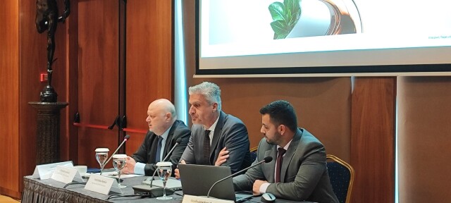 ΕΛΒΑΛΧΑΛΚΟΡ: ΑΝΤΕΧΕΙ ΣΤΟ ΣΟΚ ΤΗΣ ΜΕΣΗΣ ΑΝΑΤΟΛΗΣ ΜΕ ΑΜΕΤΑΒΛΗΤΗ ΠΑΡΑΓΩΓΗ ΚΑΙ ΑΥΞΗΜΕΝΗ ΖΗΤΗΣΗ