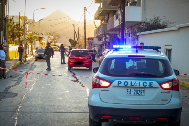 Έ&gamma;&kappa;&lambda;&eta;&mu;&alpha; &sigma;&tau;&eta;&nu; &Kappa;&rho;ή&tau;&eta;: &Zeta;&omicron;ύ&sigma;&alpha;&nu; &epsilon;&pi;ί &mu;ή&nu;&epsilon;&sigmaf; &upsilon;&pi;ό &kappa;&alpha;&theta;&epsilon;&sigma;&tau;ώ&sigmaf; &phi;ό&beta;&omicron;&upsilon; &kappa;&alpha;&iota; &alpha;&pi;&epsilon;&iota;&lambda;ώ&nu;, &lambda;έ&epsilon;&iota; &eta; &delta;&iota;&kappa;&eta;&gamma;ό&rho;&omicron;&sigmaf; &tau;&eta;&sigmaf; &omicron;&iota;&kappa;&omicron;&gamma;έ&nu;&epsilon;&iota;&alpha;&sigmaf; &tau;&omicron;&upsilon; 21&chi;&rho;&omicron;&nu;&omicron;&upsilon; &Nu;&iota;&kappa;ή&tau;&alpha;
