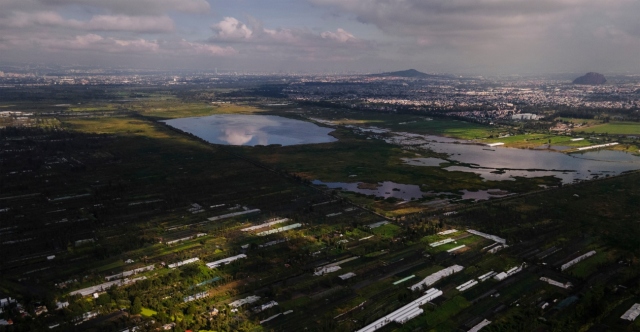 &Eta; &pi;ό&lambda;&eta; &tau;&omega;&nu; 22 &epsilon;&kappa;&alpha;&tau;&omicron;&mu;&mu;&upsilon;&rho;ί&omega;&nu; &kappa;&alpha;&tau;&omicron;ί&kappa;&omega;&nu; &pi;&omicron;&upsilon; &beta;&upsilon;&theta;ί&zeta;&epsilon;&tau;&alpha;&iota; &mu;&pi;&rho;&omicron;&sigma;&tau;ά &sigma;&tau;&alpha; &mu;ά&tau;&iota;&alpha; &tau;&omega;&nu; &epsilon;&pi;&iota;&sigma;&tau;&eta;&mu;ό&nu;&omega;&nu;