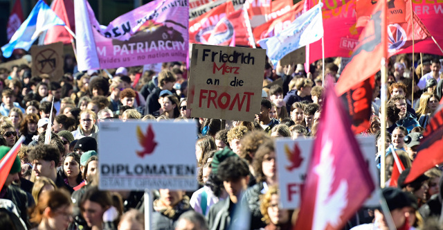 Ξανά στους δρόμους οι μαθητές στη Γερμανία την Παρασκευή κατά των αλλαγών στη στράτευση | Επικαιρότητα στο PlusTV.gr