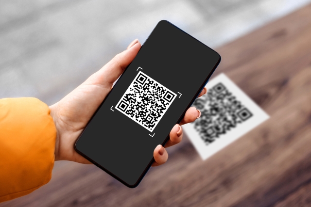 ΔΙΑΚΙΝΟΥΣΑΝ ΝΑΡΚΩΤΙΚΑ ΜΕΣΩ SOCIAL MEDIA ΚΑΙ QR CODES, ΣΥΝΕΛΗΦΘΗΣΑΝ ΔΥΟ ΝΕΑΡΟΙ ΣΤΗ ΘΕΣΣΑΛΟΝΙΚΗ
