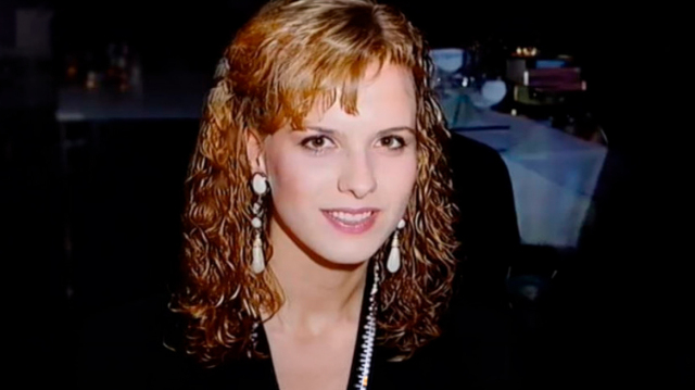 ΤΟ ΘΡΙΛΕΡ ΜΕ ΤΗΝ ΕΞΑΦΑΝΙΣΗ ΤΗΣ ΟΛΥΜΠΙΑΣ ΚΗΡΥΚΟΥ: 30 ΧΡΟΝΙΑ ΑΝΑΠΑΝΤΗΤΩΝ ΕΡΩΤΗΜΑΤΩΝ ΚΑΙ Η ΑΝΑΤΡΟΠΗ ΤΗΣ ΣΑΝΤΟΡΙΝΗΣ