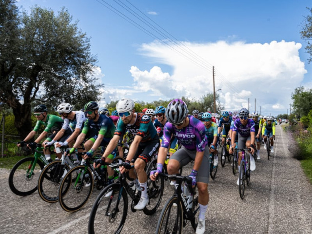 &Delta;&Epsilon;&Eta; Tour of Hellas 2026: &Alpha;&pi;ό &tau;&eta;&nu; &Alpha;&tau;&alpha;&lambda;ά&nu;&tau;&eta; &sigma;&tau;&eta;&nu; &Pi;ά&rho;&nu;&eta;&theta;&alpha;: &eta; &mu;&epsilon;&gamma;ά&lambda;&eta; &mu;ά&chi;&eta; &tau;&eta;&sigmaf; &Alpha;&tau;&tau;&iota;&kappa;ή&sigmaf;