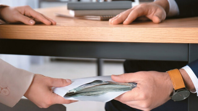 Αφανές χρήμα: Ξεπερνά τα 45 δισ. ευρώ η παραοικονομία στην Ελλάδα | Επικαιρότητα στο PlusTV.gr