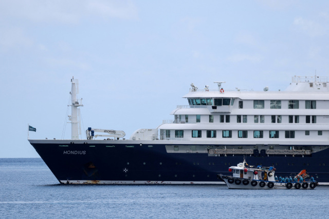 Ο καπετάνιος του MV Hondius θα εγκαταλείψει το πλοίο, δεν παρουσιάζει συμπτώματα χανταϊού | Επικαιρότητα στο PlusTV.gr