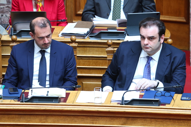 Βουλή: Υπερψηφίστηκε στην Ολομέλεια το φορολογικό νoμοσχέδιο 