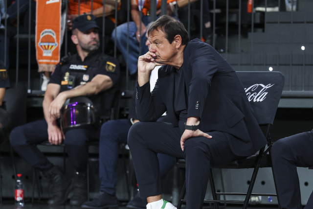 Αταμάν στο ημίχρονο: «Στο πρώτο μέρος με τον Σορτς στο παρκέ ήταν λες και παίζουμε με 4 εναντίον 5», βίντεο 