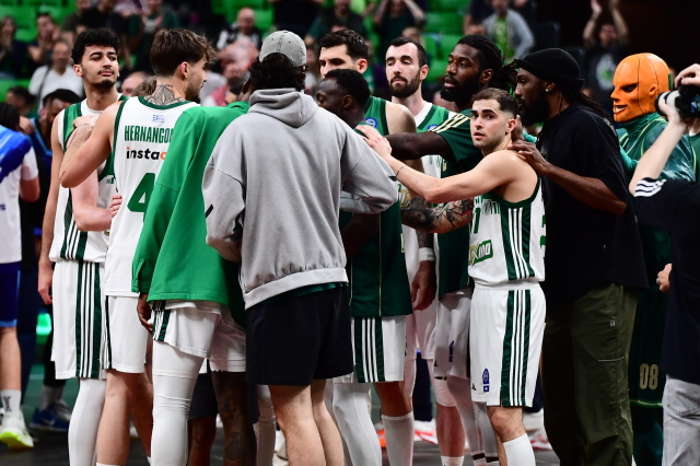 &Pi;&alpha;&nu;&alpha;&theta;&eta;&nu;&alpha;ϊ&kappa;ό&sigmaf; - &Mu;ύ&kappa;&omicron;&nu;&omicron;&sigmaf; 99-75: &Xi;έ&sigma;&pi;&alpha;&sigma;&alpha;&nu; &mu;&epsilon;&tau;ά &tau;&omicron;&nu; &epsilon;&upsilon;&rho;&omega;&pi;&alpha;ϊ&kappa;ό &alpha;&pi;&omicron;&kappa;&lambda;&epsilon;&iota;&sigma;&mu;ό &omicron;&iota; &pi;&rho;ά&sigma;&iota;&nu;&omicron;&iota;, &beta;ί&nu;&tau;&epsilon;&omicron;
