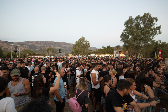 Amvrakia Music Festival: &Pi;&alpha;&sigma;&chi;&alpha;&lambda;ί&delta;&eta;&sigmaf;, &Mu;&pi;&omicron;&phi;ί&lambda;&iota;&omicron;&upsilon; &kappa;&alpha;&iota; &Pi;&upsilon;&xi; &Lambda;&alpha;&xi; &sigma;&tau;&omicron; &phi;&epsilon;&tau;&iota;&nu;ό &kappa;&alpha;&lambda;&omicron;&kappa;&alpha;&iota;&rho;&iota;&nu;ό &phi;&epsilon;&sigma;&tau;&iota;&beta;ά&lambda; &tau;&eta;&sigmaf; &Alpha;&mu;&phi;&iota;&lambda;&omicron;&chi;ί&alpha;&sigmaf;