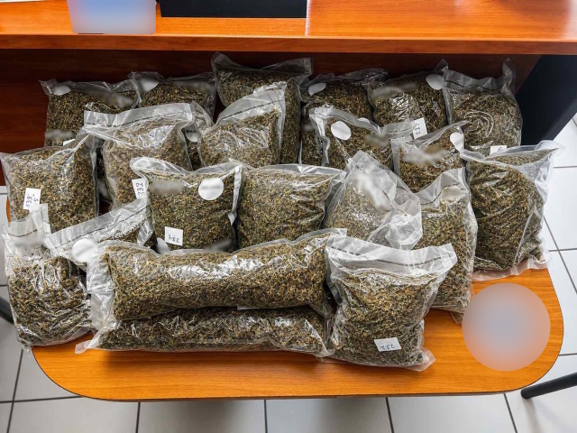 ΣΥΝΕΛΗΦΘΗ ΑΝΔΡΑΣ ΜΕ ΣΧΕΔΟΝ ΠΕΝΤΕ ΚΙΛΑ ΚΑΝΝΑΒΗΣ ΣΤΗ ΘΕΣΣΑΛΟΝΙΚΗ, ΕΚΚΡΕΜΟΥΣΕ ΕΝΤΑΛΜΑ ΓΙΑ ΚΛΟΠΕΣ
