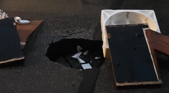 Άνοιξε τρύπα βάθους μισού μέτρου στη Θερμοπυλών στο Μεταξουργείο, διακοπή κυκλοφορίας των οχημάτων, δείτε βίντεο