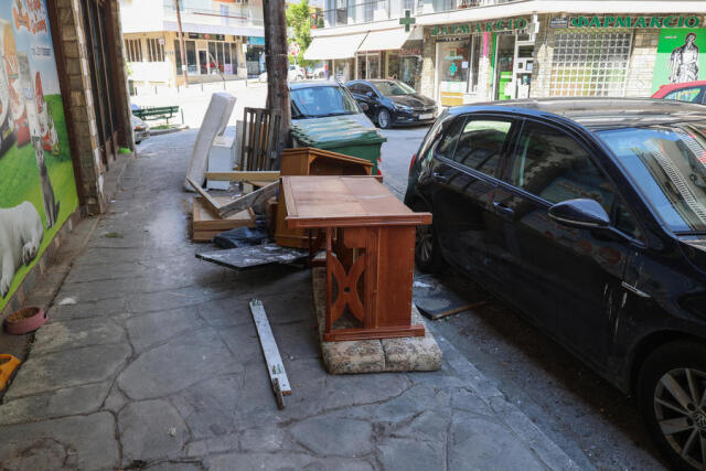 ΑΠΟ ΦΕΡΕΤΡΟ ΜΕΧΡΙ... ΒΑΡΚΑ ΣΤΑ ΣΚΟΥΠΙΔΙΑ ΤΗΣ ΘΕΣΣΑΛΟΝΙΚΗΣ: ΤΑ ΠΙΟ ΠΑΡΑΞΕΝΑ ΑΝΤΙΚΕΙΜΕΝΑ ΠΟΥ ΜΑΖΕΨΕ Ο ΔΗΜΟΣ