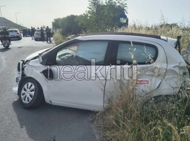 ΔΥΟ ΤΡΑΥΜΑΤΙΕΣ ΜΕΤΑ ΑΠΟ ΣΥΓΚΡΟΥΣΗ ΑΥΤΟΚΙΝΗΤΟΥ ΜΕ ΦΟΡΤΗΓΟ ΣΤΟ ΗΡΑΚΛΕΙΟ ΤΗΣ ΚΡΗΤΗΣ, ΔΕΙΤΕ ΦΩΤΟΓΡΑΦΙΕΣ