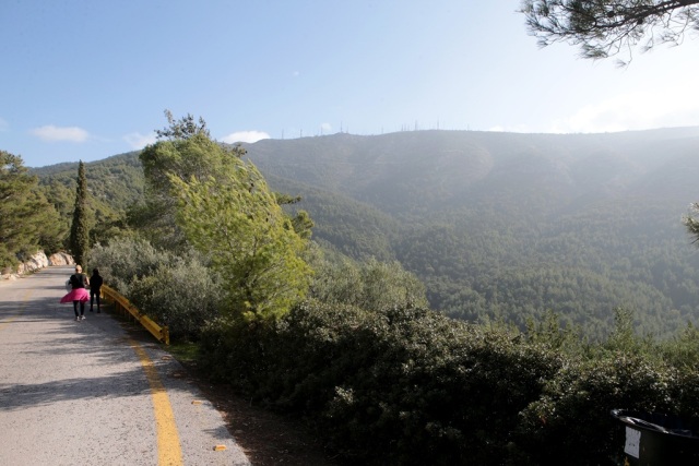 &Upsilon;&mu;&eta;&tau;&tau;ό&sigmaf;: &Omicron;&iota; &pi;&omicron;&lambda;ί&tau;&epsilon;&sigmaf; &zeta;&eta;&tau;&omicron;ύ&nu; &pi;&epsilon;&rho;&iota;&sigma;&sigma;ό&tau;&epsilon;&rho;&eta; &pi;&rho;&omicron;&sigma;&tau;&alpha;&sigma;ί&alpha; &gamma;&iota;&alpha; &tau;&omicron;&nu; &laquo;&pi;&nu;&epsilon;ύ&mu;&omicron;&nu;&alpha;&raquo; &tau;&eta;&sigmaf; &Alpha;&theta;ή&nu;&alpha;&sigmaf;