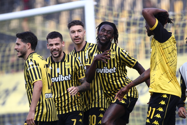 &Gamma;&lambda;&upsilon;&kappa;ό &phi;&iota;&nu;ά&lambda;&epsilon; &gamma;&iota;&alpha; &tau;&omicron;&nu; Ά&rho;&eta; &sigma;&tau;&eta; Super League, 3-0 &tau;&omicron;&nu; &Lambda;&epsilon;&beta;&alpha;&delta;&epsilon;&iota;&alpha;&kappa;ό &sigma;&tau;&omicron; &Beta;&iota;&kappa;&epsilon;&lambda;ί&delta;&eta;&sigmaf;, &delta;&epsilon;ί&tau;&epsilon; &tau;&alpha; &gamma;&kappa;&omicron;&lambda;