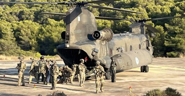&Sigma;&tau;&alpha; &pi;&rho;ό&tau;&upsilon;&pi;&alpha; &tau;&omicron;&upsilon; &Nu;&Alpha;&Tau;&Omicron; &omicron;&iota; &epsilon;&lambda;&lambda;&eta;&nu;&iota;&kappa;έ&sigmaf; &Epsilon;&iota;&delta;&iota;&kappa;έ&sigmaf; &Delta;&upsilon;&nu;ά&mu;&epsilon;&iota;&sigmaf;, &delta;&epsilon;ί&tau;&epsilon; &phi;&omega;&tau;&omicron;&gamma;&rho;&alpha;&phi;ί&epsilon;&sigmaf; &alpha;&pi;ό &tau;&iota;&sigmaf; &epsilon;&pi;&iota;&chi;&epsilon;&iota;&rho;ή&sigma;&epsilon;&iota;&sigmaf; &sigma;&epsilon; &Alpha;&tau;&tau;&iota;&kappa;ή &kappa;&alpha;&iota; &Beta;&omicron;&iota;&omega;&tau;ί&alpha;