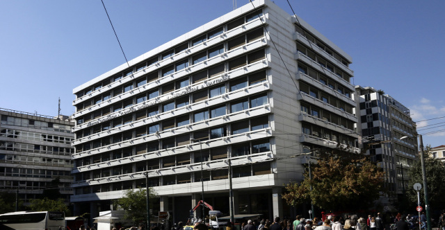 Πηγές ΥΠΟΙΚ για εξαγγελίες Τσίπρα: Ανακοίνωσε μέτρα που κοστίζουν €40 δισ. στην τετραετία αλλά τα παρουσίασε με κόστος €7,5 δισ., δείτε πίνακες