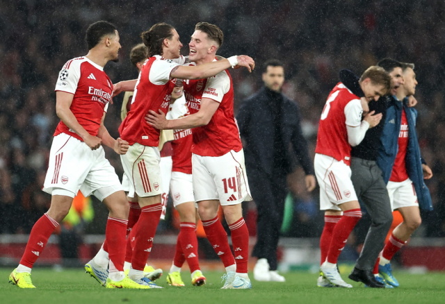 Premier League: Έ&omega;&sigmaf; &kappa;&alpha;&iota; 83.000 &epsilon;&upsilon;&rho;ώ &kappa;&omicron;&sigma;&tau;ί&zeta;&omicron;&upsilon;&nu; &tau;&alpha; &epsilon;&iota;&sigma;&iota;&tau;ή&rho;&iota;&alpha; &gamma;&iota;&alpha; &tau;&eta; &phi;&iota;έ&sigma;&tau;&alpha; &tau;&eta;&sigmaf; Ά&rho;&sigma;&epsilon;&nu;&alpha;&lambda; &sigma;&tau;&eta;&nu; έ&delta;&rho;&alpha; &tau;&eta;&sigmaf; &Kappa;&rho;ί&sigma;&tau;&alpha;&lambda; &Pi;ά&lambda;&alpha;&sigmaf;