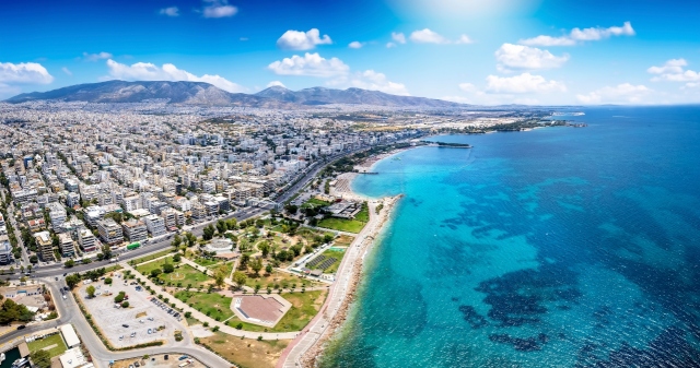 Στα αγκυροβολημένα πλοία και τις καιρικές συνθήκες η έρευνα για την οσμή που αναστάτωσε την Αττική, τι λένε οι επιστήμονες